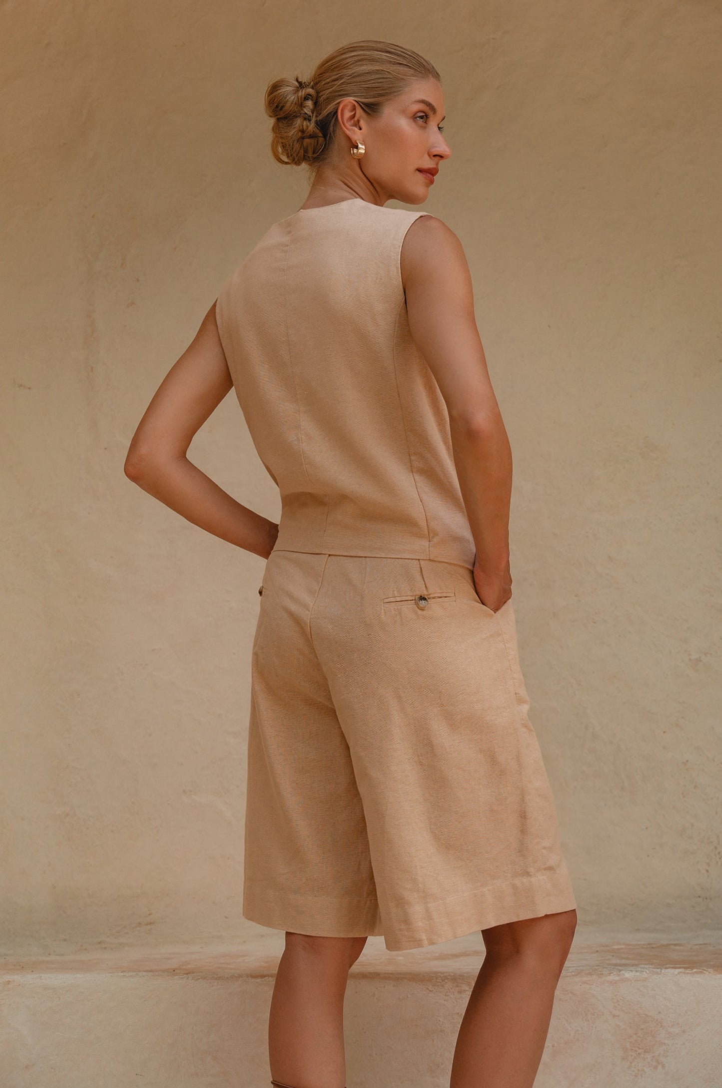 Freydis Bermuda Linen Shorts
